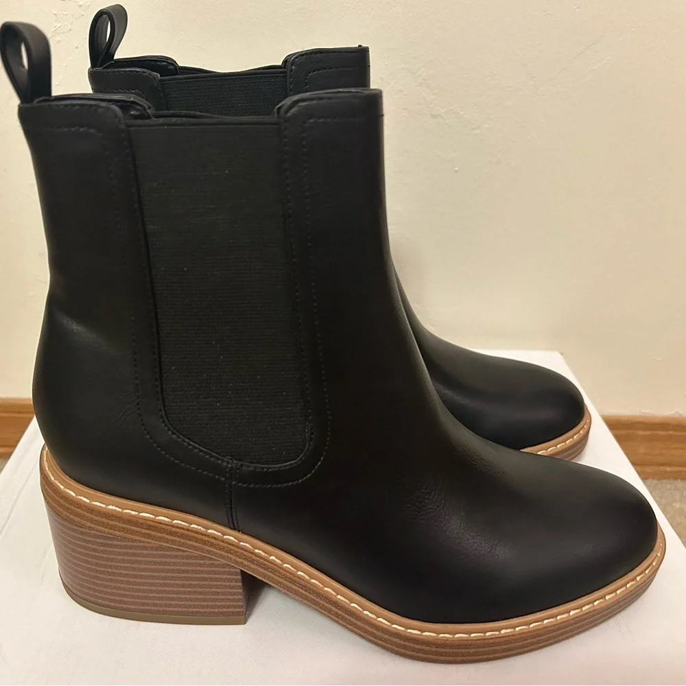 Marc Fisher Black Chelsea Boots Size 8.5. Brand New! - Picture 1 of 5